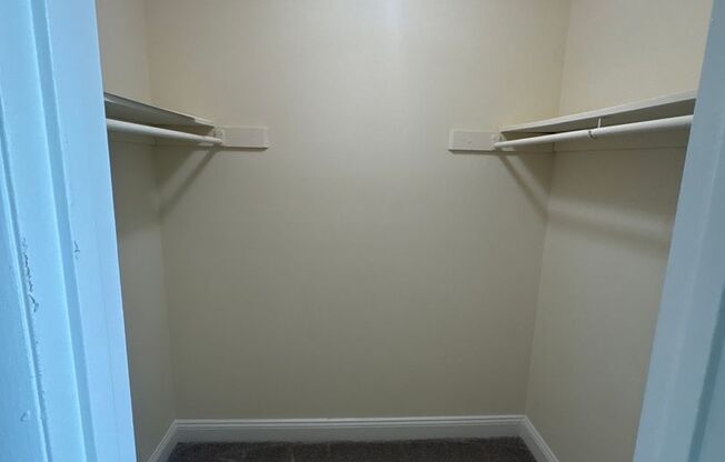 3 beds, 2 baths, 1,152 sqft, $2,300, Unit 14209 #301