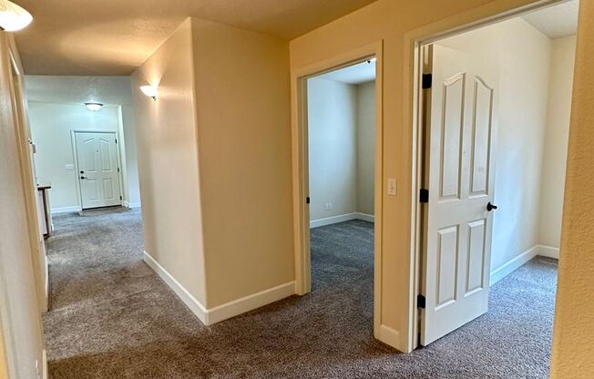 3 beds, 2 baths, $1,795, Unit 104
