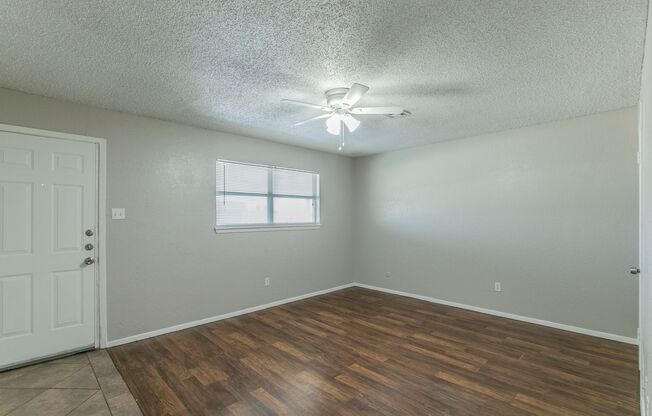 1 bed, 1 bath, 595 sqft, $895, Unit 10B