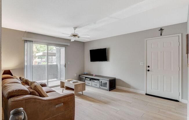 1 bed, 1 bath, $1,200, Unit # 1172