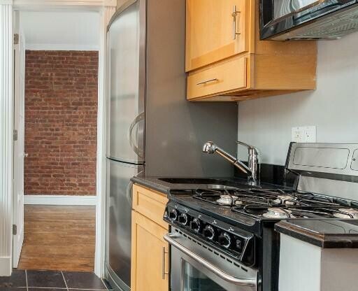 2 beds, 1 bath, $5,295, Unit 5F