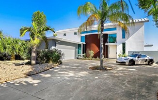 3998 COQUINA KY DR SE