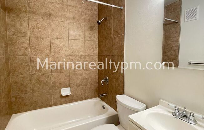 2 beds, 1 bath, 885 sqft, $1,900, Unit #7