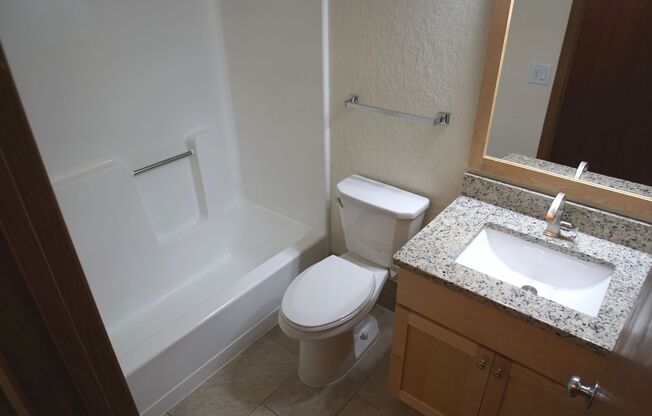 2 beds, 2 baths, 915 sqft, $1,695, Unit 113