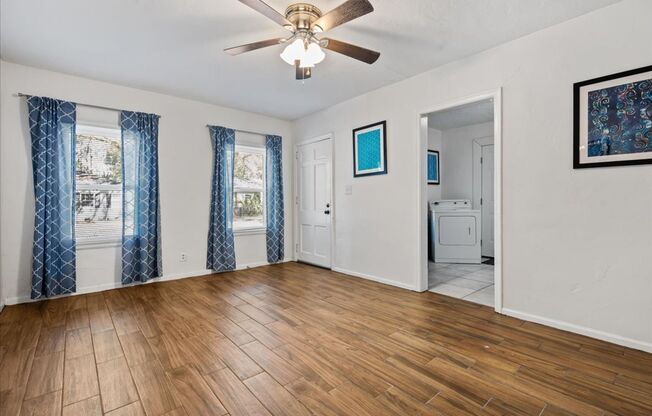 Cozy Duplex Unit with Fully Fenced Back Yard