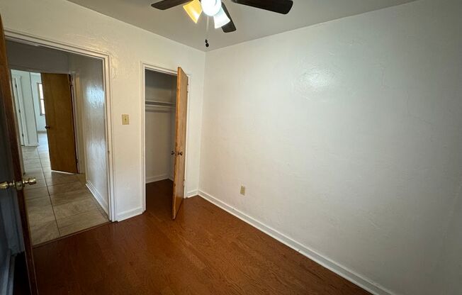 3 beds, 1 bath, $2,175, Unit 210C