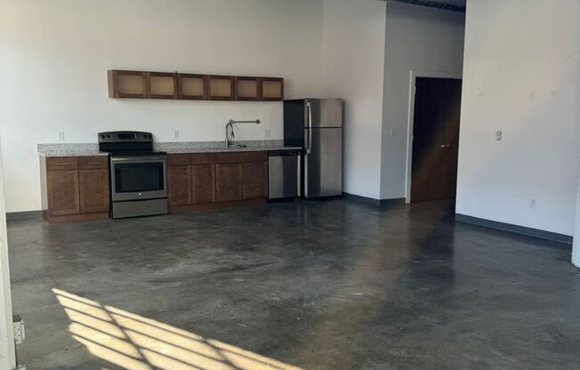 2 beds, 1 bath, 1,450 sqft, $1,295, Unit 035