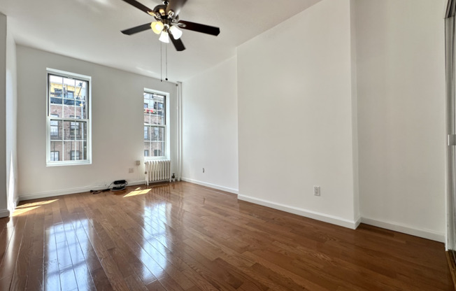 326 E 93 ST