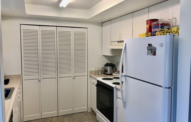 2 beds, 1 bath, $1,899