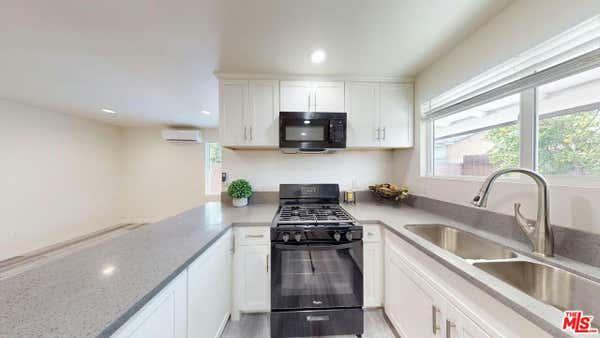 1 bed, 1 bath, $1,975