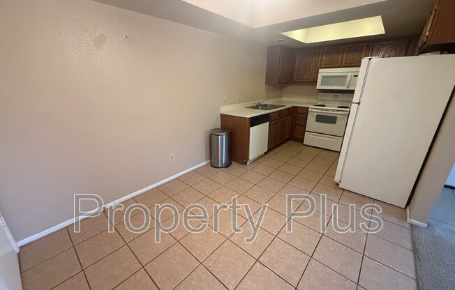 1075 E Chandler Blvd