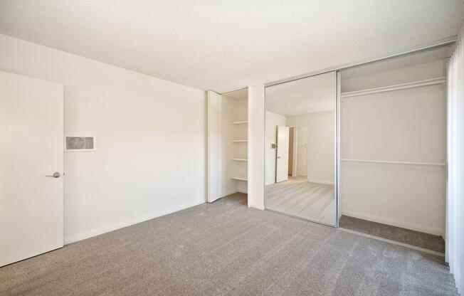 1 bed, 1 bath, 725 sqft, $2,445