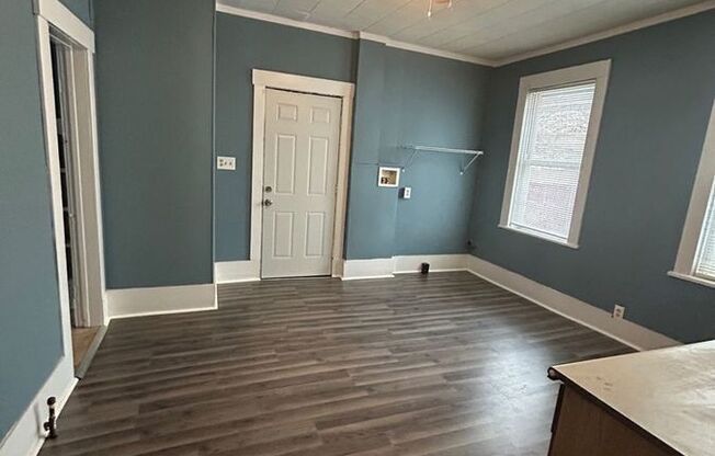 3103 3105 W 73 ST