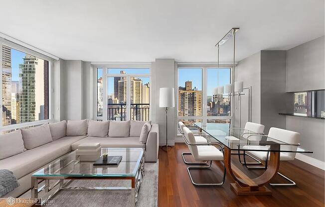 45 AVE 1804