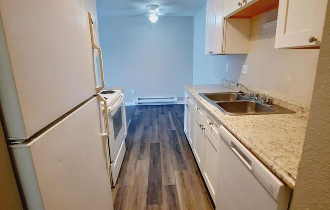 1 bed, 1 bath, 570 sqft, $1,399, Unit A-140