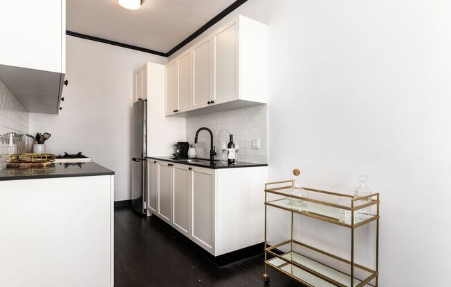 Studio, 1 bath, 300 sqft, $2,000, Unit 311