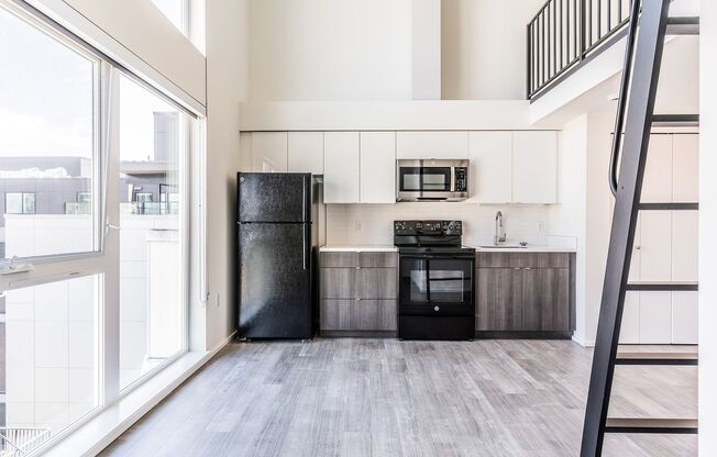 Studio, 1 bath, 439 sqft, $1,725, Unit 711