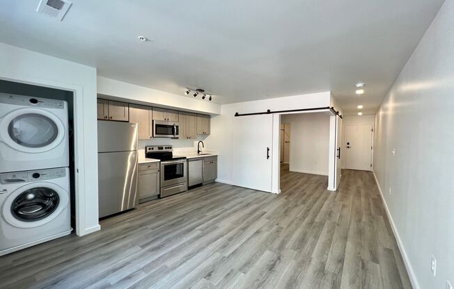 1 bed, 1 bath, 504 sqft, $1,665, Unit 412