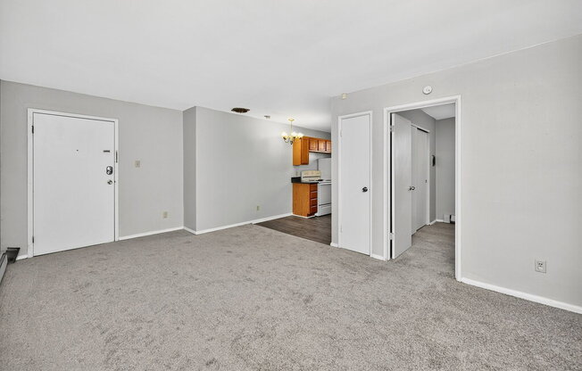 1 bed, 1 bath, 400 sqft, $875, Unit 13