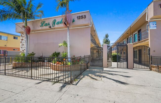 Las Palmas Apartments