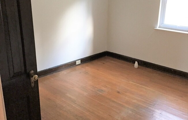 901 - 1851 Capital Avenue