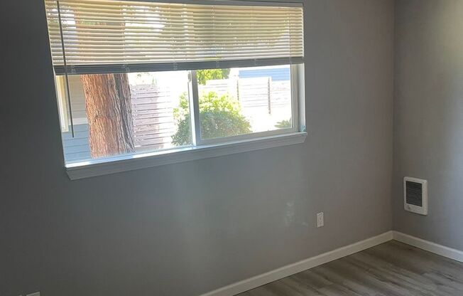 2 beds, 1 bath, 800 sqft, $1,350, Unit 431-01-19