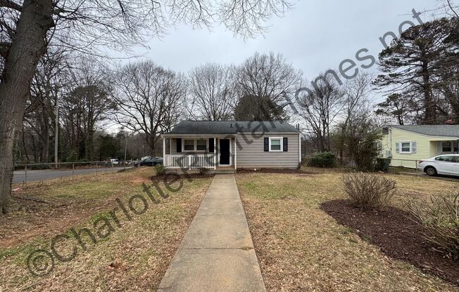 3 bedroom 1 bathroom home in Gastonia!