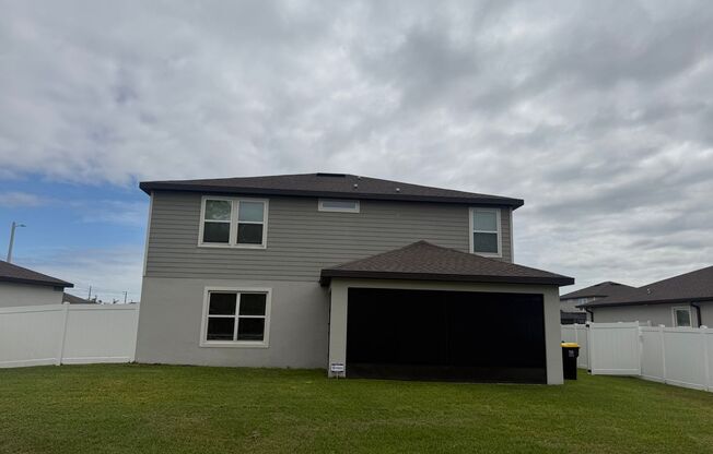 Beautiful/Like New Home in Winter Haven