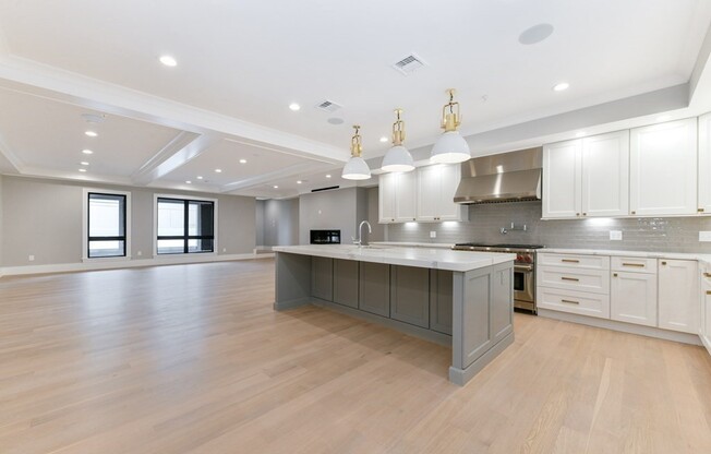 377 W 1 ST