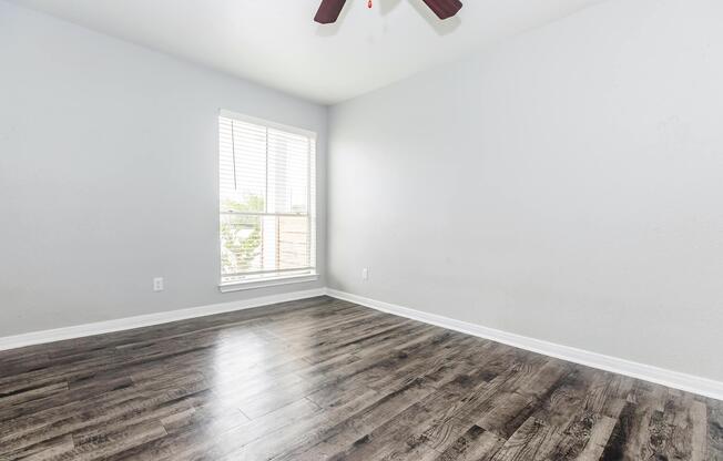 1 bed, 1 bath, 699 sqft, $779