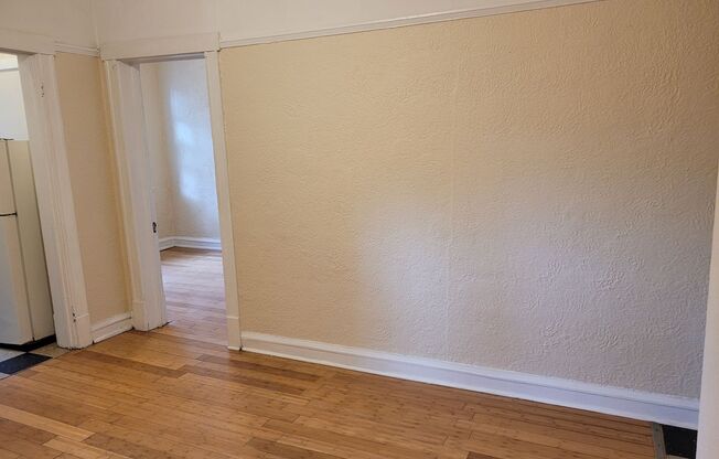 1 bed, 1 bath, $995, Unit 18