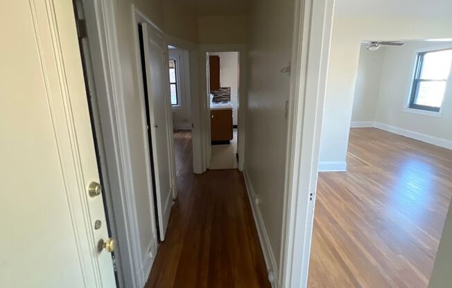 1 bed, 1 bath, 701 sqft, $1,195