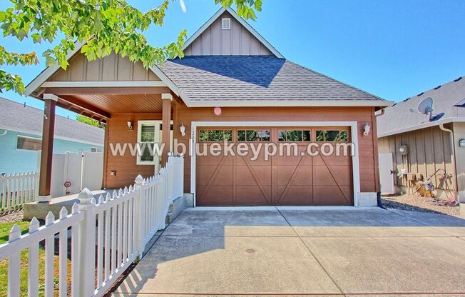 3 Bed, 2.5 Bath Home in Battle Ground With Primary Suite on Main Floor