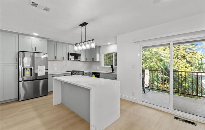 3901 3905 VINELAND AVE