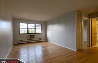660 W Wrightwood Ave