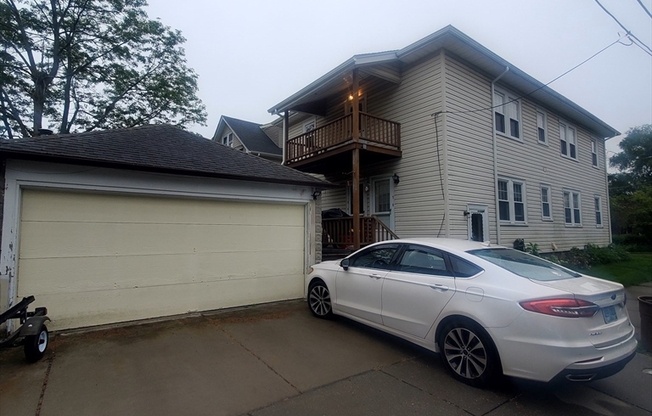 7 WHITNEY ST