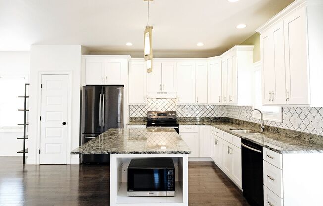 Pet-Friendly Belmont Home With Fenced Yard