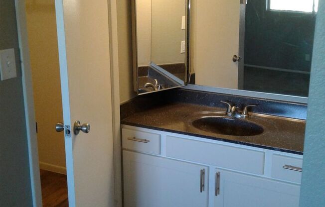 1 bed, 1 bath, 565 sqft, $1,175, Unit 231