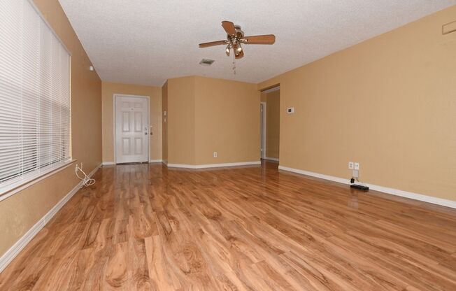LARGE DECK  |  MATURE TREES  |  GREAT LOCATION NEAR 1604 & I-35