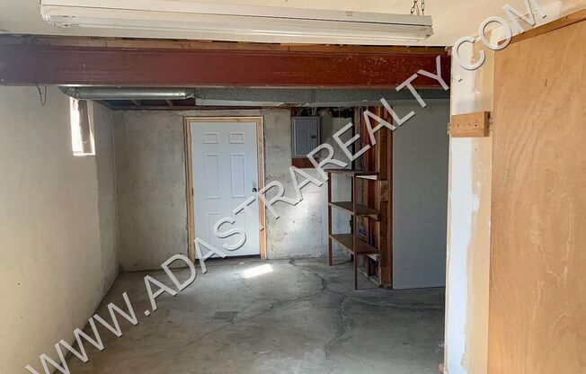 3 beds, 1 bath, $1,550