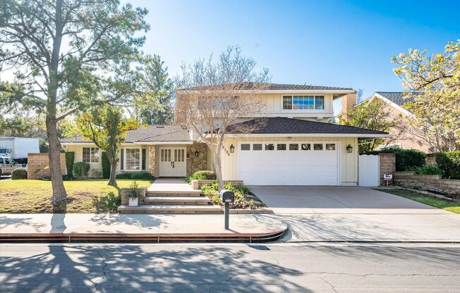 19100 CASTLEBAY LN