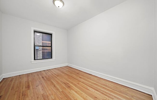 1 bed, 1 bath, 559 sqft, $1,850, Unit 2700-1EE