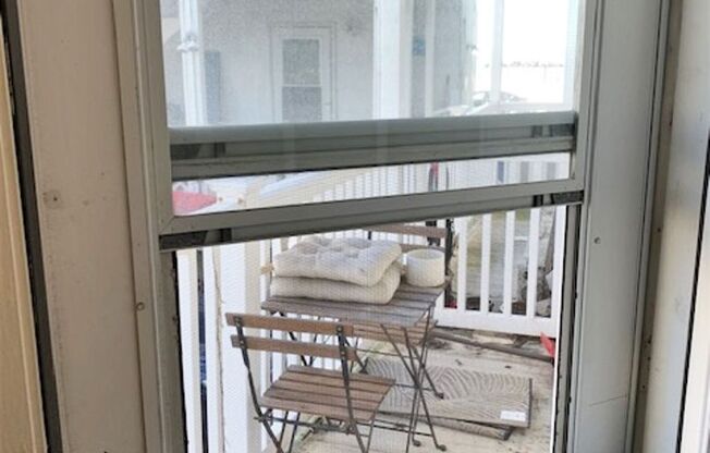 Studio, 1 bath, 500 sqft, $1,800, Unit 90 Win #04