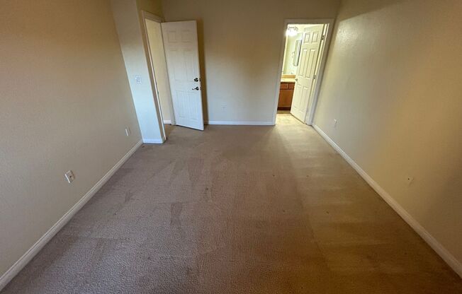 2 beds, 2 baths, $1,225, Unit # 2052