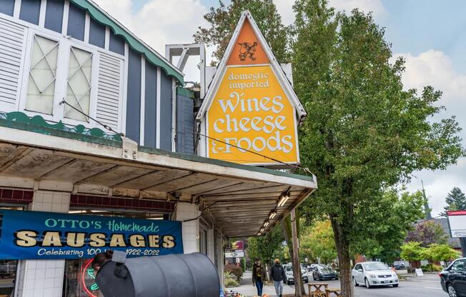 Enjoy the vibrant flavors of Portland with Modera Woodstock, located just 0.4 miles from the iconic Otto’s Sausage Kitchen.