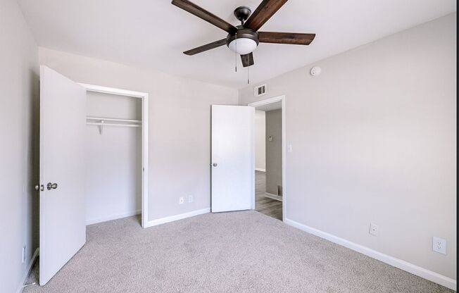 2 beds, 1 bath, 850 sqft, $1,200, Unit 26-E7