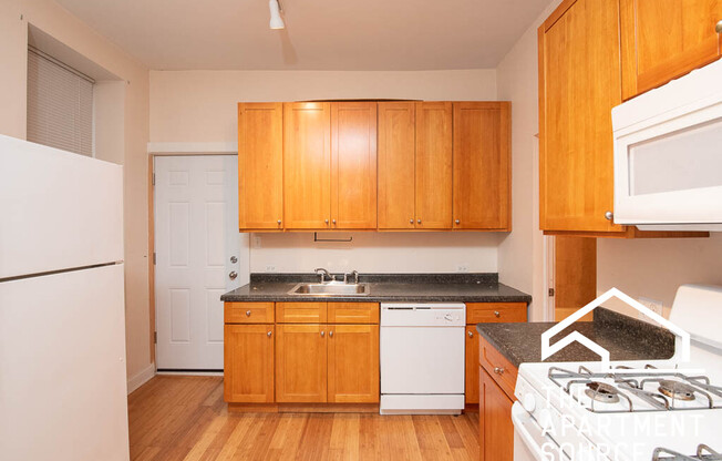 1846 W 18 ST