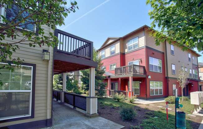 Washougal, WA Lookout at the Ridge Apartments exterior view landscape