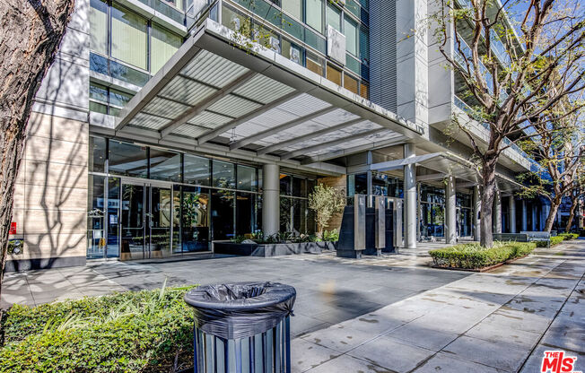 1 bed, 1.8 baths, 1,400 sqft, $3,990, Unit 817