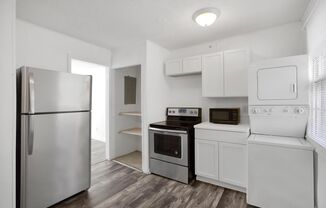 2 beds, 1 bath, $895